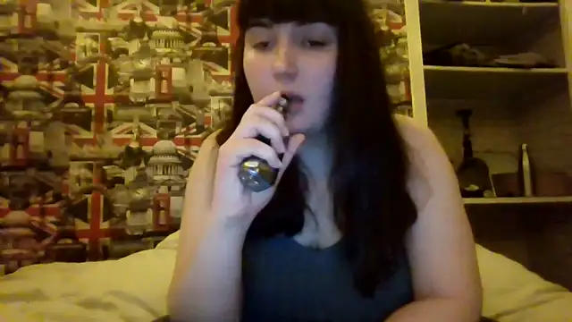 Lynylou online show from 12/21/25, 08:38