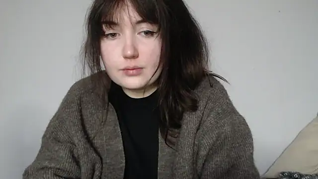 Snapshot of Lynylou chatting on 03/17/26, 06:11 Lynylou online show from 03/17/26, 06:11