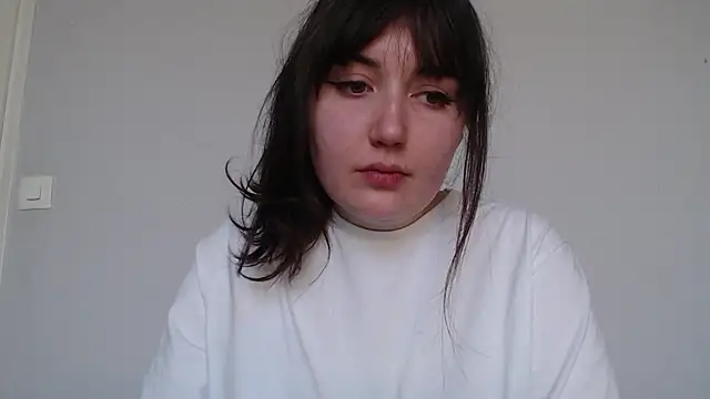 Snapshot of Lynylou chatting on 03/18/26, 04:43 Lynylou online show from 03/18/26, 04:43