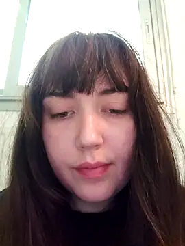 Snapshot of Lynylou chatting on 05/17/26, 04:03 Lynylou online show from 05/17/26, 04:03
