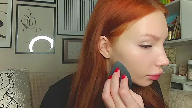 JudyWalkerr online show from 03/19/25, 03:30