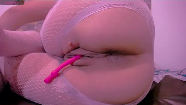 Snapshot of CrazyRousex chatting on 09/15/25, 02:28 CrazyRousex online show from 09/15/25, 02:28