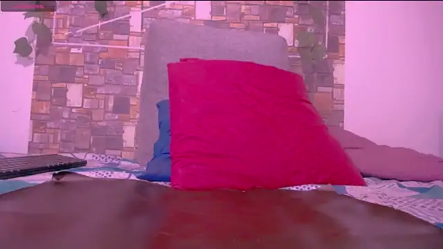 Snapshot of CrazyRousex chatting on 09/18/25, 04:31 CrazyRousex online show from 09/18/25, 04:31