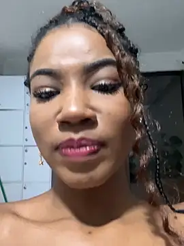 Snapshot of paula__cruzz chatting on 01/30/25, 11:34 paula cruzz online show from 01/30/25, 11:34