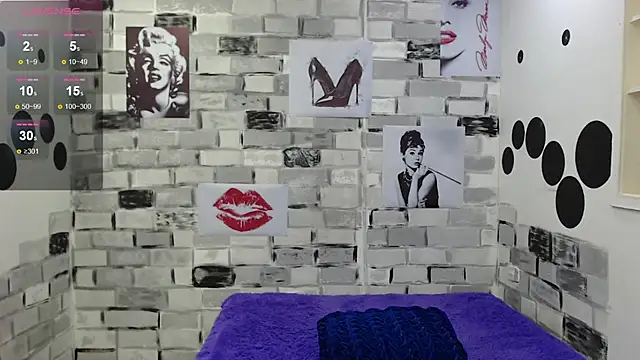 Snapshot of CasandraJones1 chatting on 12/02/24, 08:22 CasandraJones1 online show from 12/02/24, 08:22