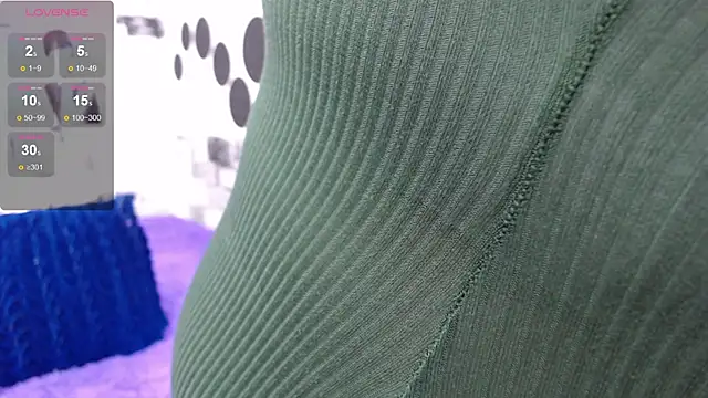 Snapshot of CasandraJones1 chatting on 12/11/24, 12:33 CasandraJones1 online show from 12/11/24, 12:33