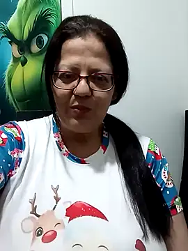 Snapshot of CasandraJones1 chatting on 01/07/25, 03:35 CasandraJones1 online show from 01/07/25, 03:35