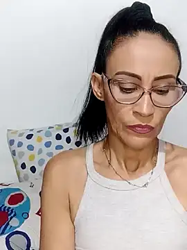 Snapshot of BarbaraMature chatting on 12/07/24, 05:53 BarbaraMature online show from 12/07/24, 05:53