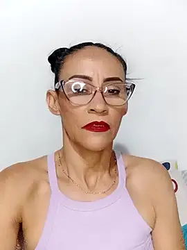 Snapshot of BarbaraMature chatting on 12/12/24, 06:21 BarbaraMature online show from 12/12/24, 06:21