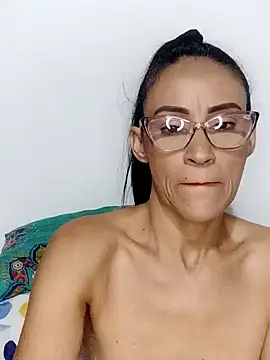 Snapshot of BarbaraMature chatting on 12/27/24, 10:59 BarbaraMature online show from 12/27/24, 10:59