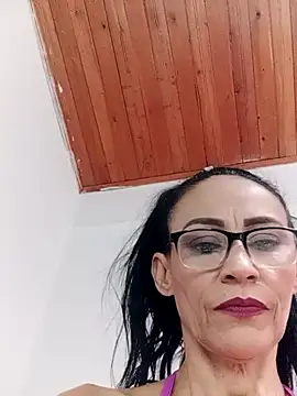 Snapshot of BarbaraMature chatting on 03/08/26, 04:22 BarbaraMature online show from 03/08/26, 04:22