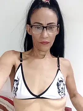 Snapshot of BarbaraMature chatting on 04/06/26, 07:15 BarbaraMature online show from 04/06/26, 07:15