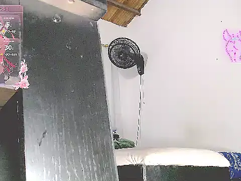 Snapshot of tifany19_ chatting on 09/19/25, 01:29 tifany19  online show from 09/19/25, 01:29