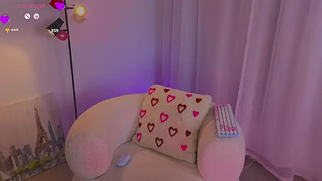 Snapshot of sebbyrose chatting on 02/19/25, 06:44 sebbyrose online show from 02/19/25, 06:44