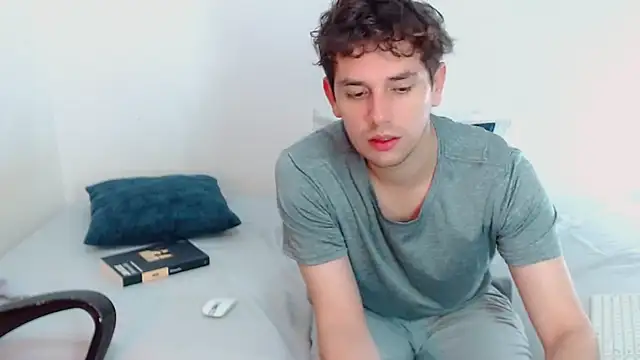 Elio555 online show from 12/04/24, 01:42