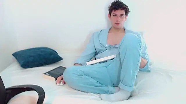 Elio555 online show from 12/15/24, 04:59