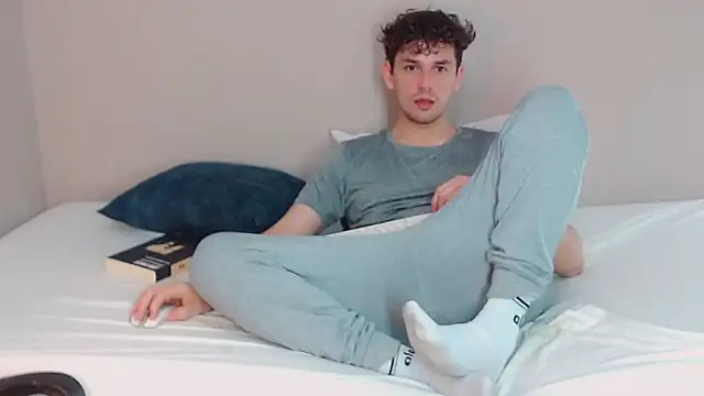 Elio555 online show from 12/21/24, 11:02