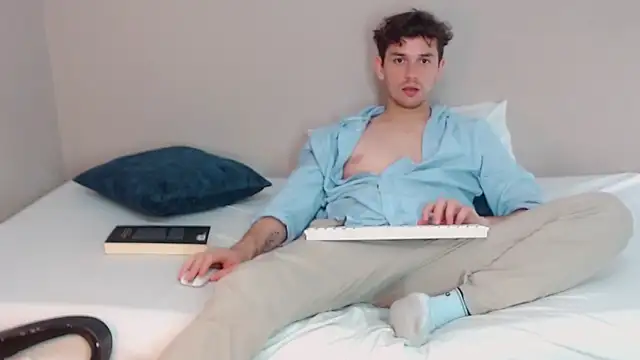 Elio555 online show from 12/22/24, 09:42