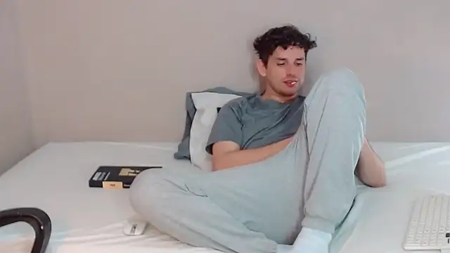 Elio555 online show from 01/08/25, 02:57