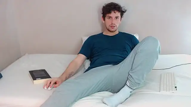 Elio555 online show from 02/18/25, 01:54