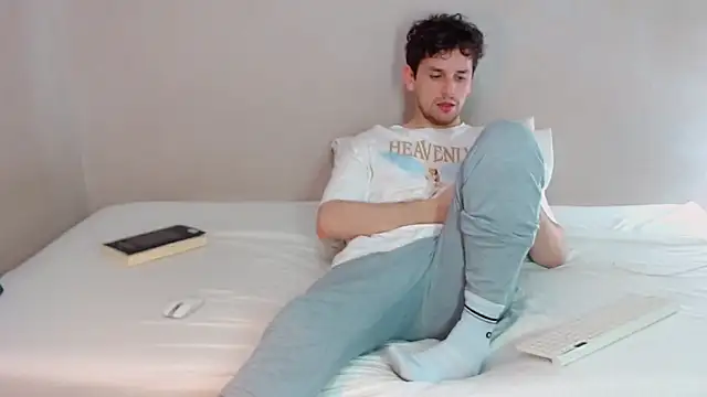 Elio555 online show from 03/16/25, 04:09