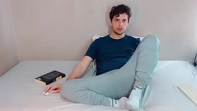 Elio555 online show from 03/21/25, 01:01