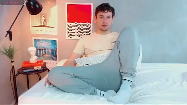 Elio555 online show from 10/11/25, 03:32