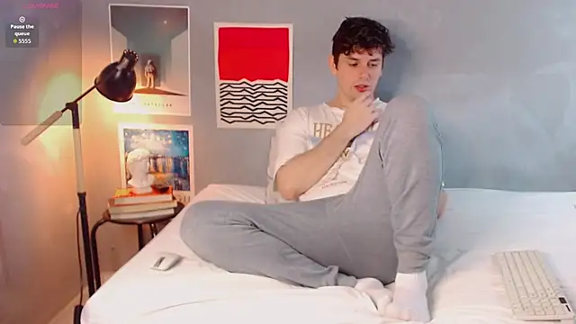 Elio555 online show from 11/16/25, 03:28