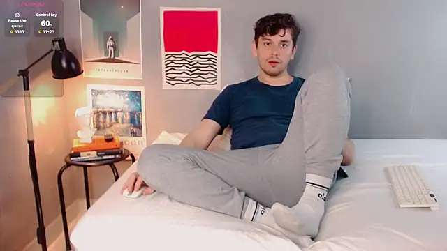 Elio555 online show from 12/16/25, 09:42