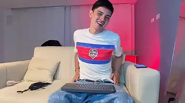 Snapshot of bastia_noooo chatting on 12/12/24, 01:53 bastia noooo online show from 12/12/24, 01:53