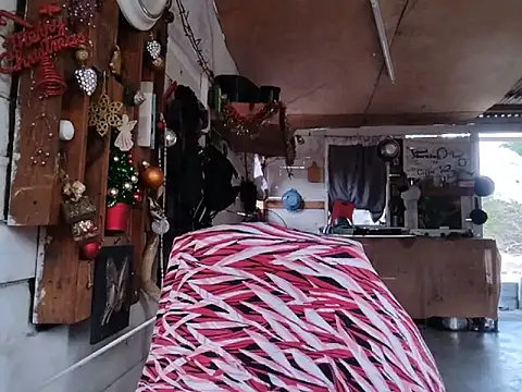 Snapshot of self-sufficientplay chatting on 11/21/25, 03:44 self-sufficientplay online show from 11/21/25, 03:44