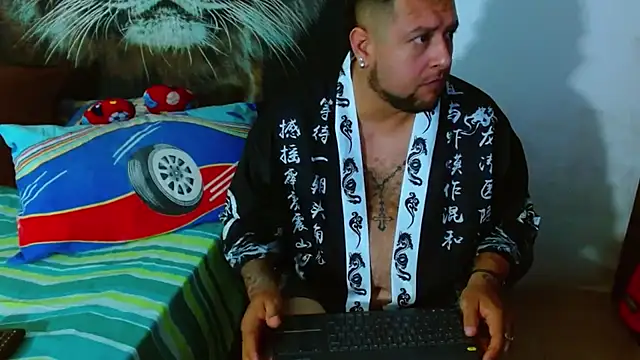 Snapshot of Michaell_Myerss_ chatting on 11/28/25, 01:14 Michaell Myerss online show from 11/28/25, 01:14