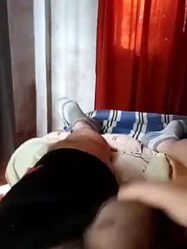 Emanuel195 online show from 10/22/25, 04:51