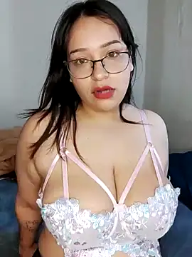 Angiee2001 online show from 02/06/25, 09:17