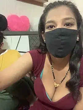 Snapshot of hottiess69 chatting on 12/04/24, 05:00 hottiess69 online show from 12/04/24, 05:00