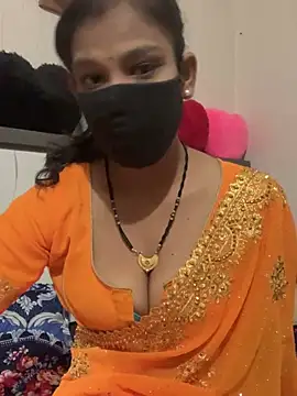 Snapshot of hottiess69 chatting on 12/13/24, 06:16 hottiess69 online show from 12/13/24, 06:16