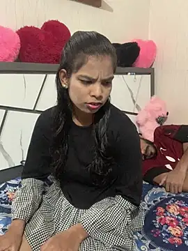 Snapshot of hottiess69 chatting on 02/09/25, 06:47 hottiess69 online show from 02/09/25, 06:47