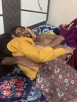 Snapshot of hottiess69 chatting on 03/04/25, 06:29 hottiess69 online show from 03/04/25, 06:29