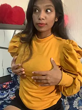 Snapshot of hottiess69 chatting on 03/05/25, 04:13 hottiess69 online show from 03/05/25, 04:13