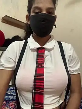 Snapshot of hottiess69 chatting on 09/19/25, 05:31 hottiess69 online show from 09/19/25, 05:31