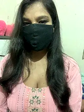 Snapshot of hottiess69 chatting on 10/15/25, 05:46 hottiess69 online show from 10/15/25, 05:46