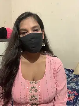 Snapshot of hottiess69 chatting on 10/17/25, 12:52 hottiess69 online show from 10/17/25, 12:52