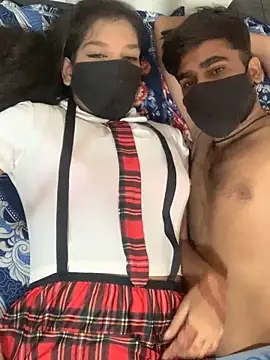 Snapshot of hottiess69 chatting on 10/18/25, 03:09 hottiess69 online show from 10/18/25, 03:09