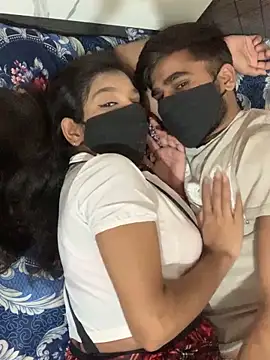 Snapshot of hottiess69 chatting on 10/19/25, 02:01 hottiess69 online show from 10/19/25, 02:01