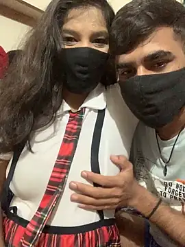 Snapshot of hottiess69 chatting on 11/02/25, 05:21 hottiess69 online show from 11/02/25, 05:21