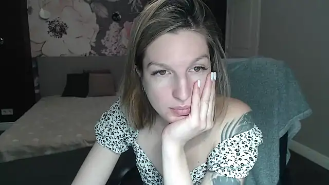 Snapshot of EmilyWalkeri chatting on 01/14/25, 07:48 EmilyWalkeri online show from 01/14/25, 07:48