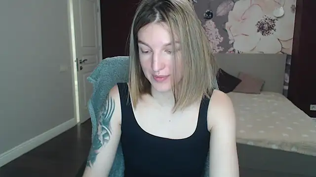 Snapshot of EmilyWalkeri chatting on 01/29/25, 07:57 EmilyWalkeri online show from 01/29/25, 07:57