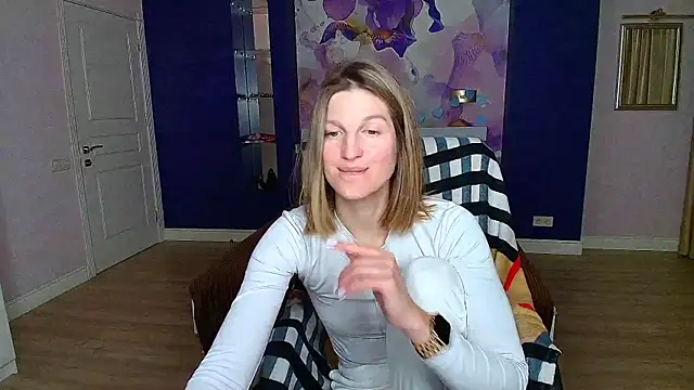 Snapshot of EmilyWalkeri chatting on 03/15/25, 01:52 EmilyWalkeri online show from 03/15/25, 01:52