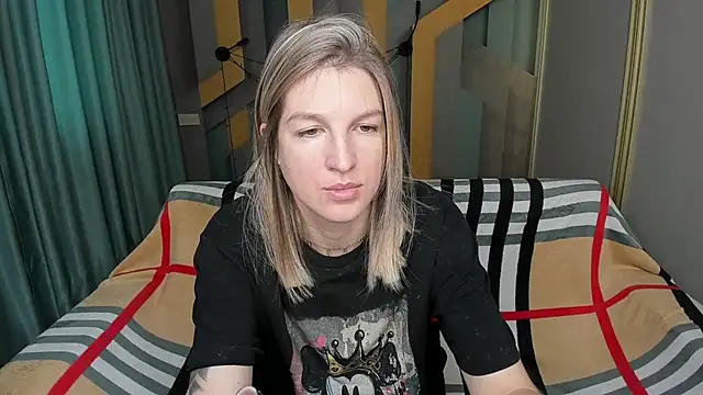 Snapshot of EmilyWalkeri chatting on 12/04/25, 07:06 EmilyWalkeri online show from 12/04/25, 07:06