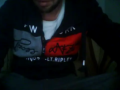 Snapshot of Rejtelmesest chatting on 02/04/26, 02:01 Rejtelmesest online show from 02/04/26, 02:01